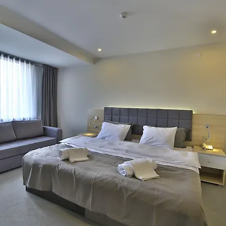 Leto Hotel 3*